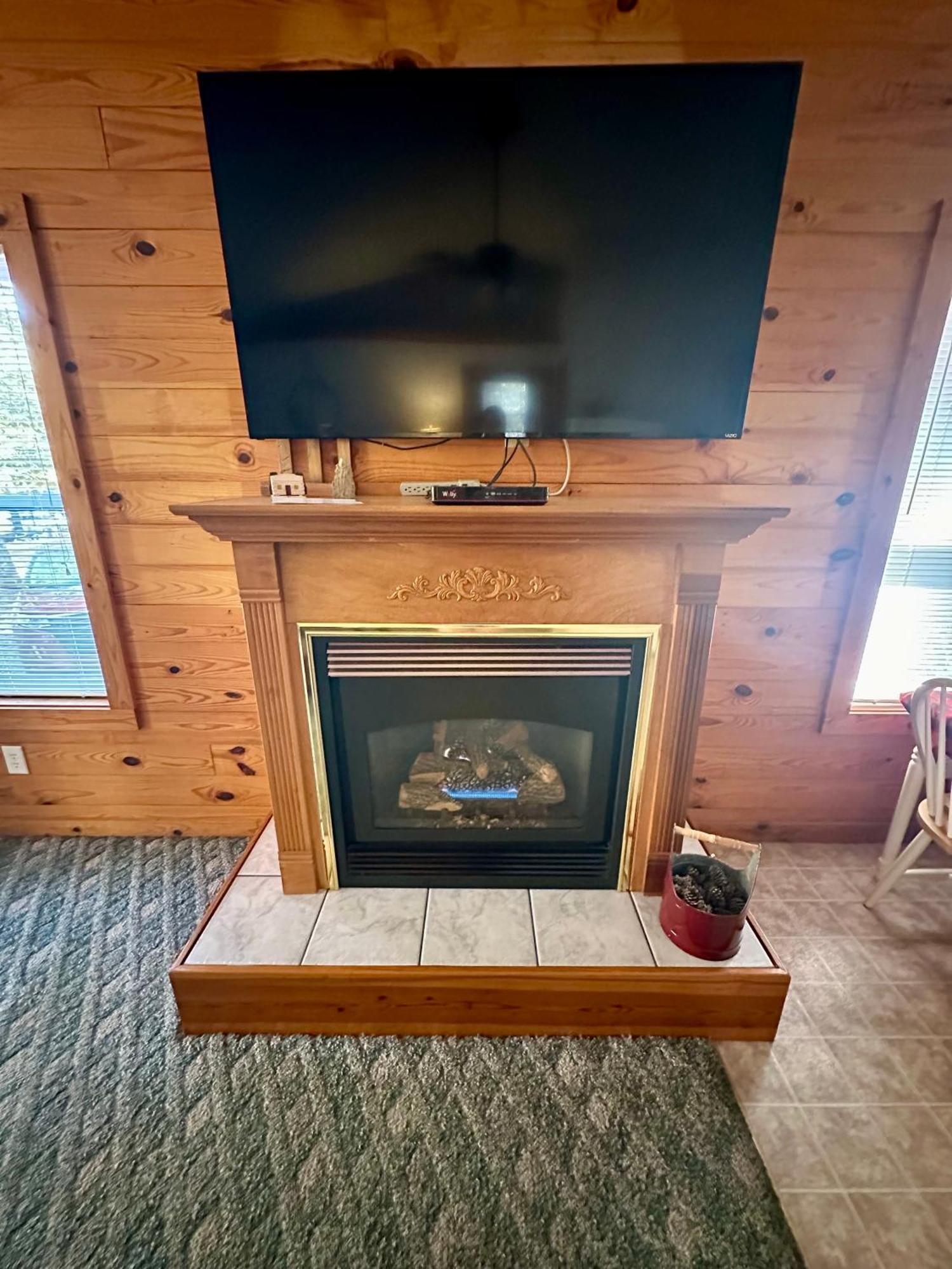 Cedar Creek Cabins #1 - Giant Spa Tub, Large Wooded Porch, Full Kitchen, 1 Bedroom Eureka Springs Exterior foto